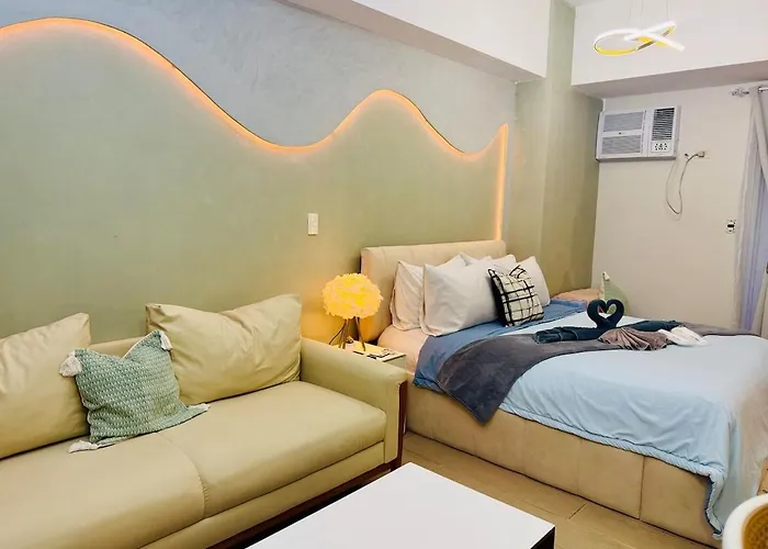 Venice Luxury Residences With Balcony Pool And Netflix Near Bgc Apartment