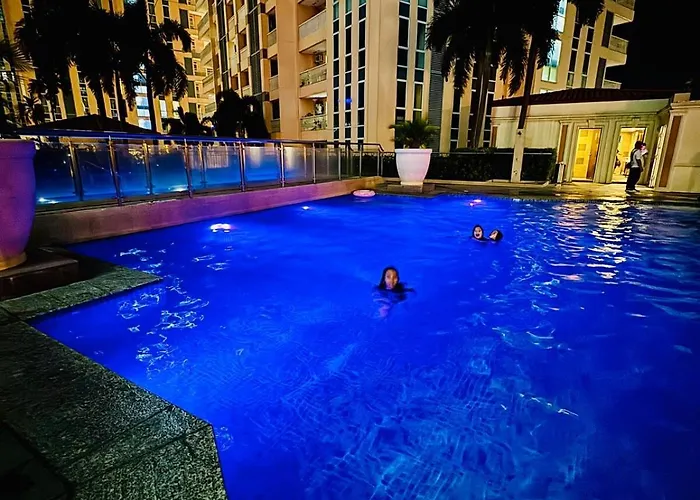 Venice Luxury Residences With Balcony Pool And Netflix Near Bgc Apartment Manila